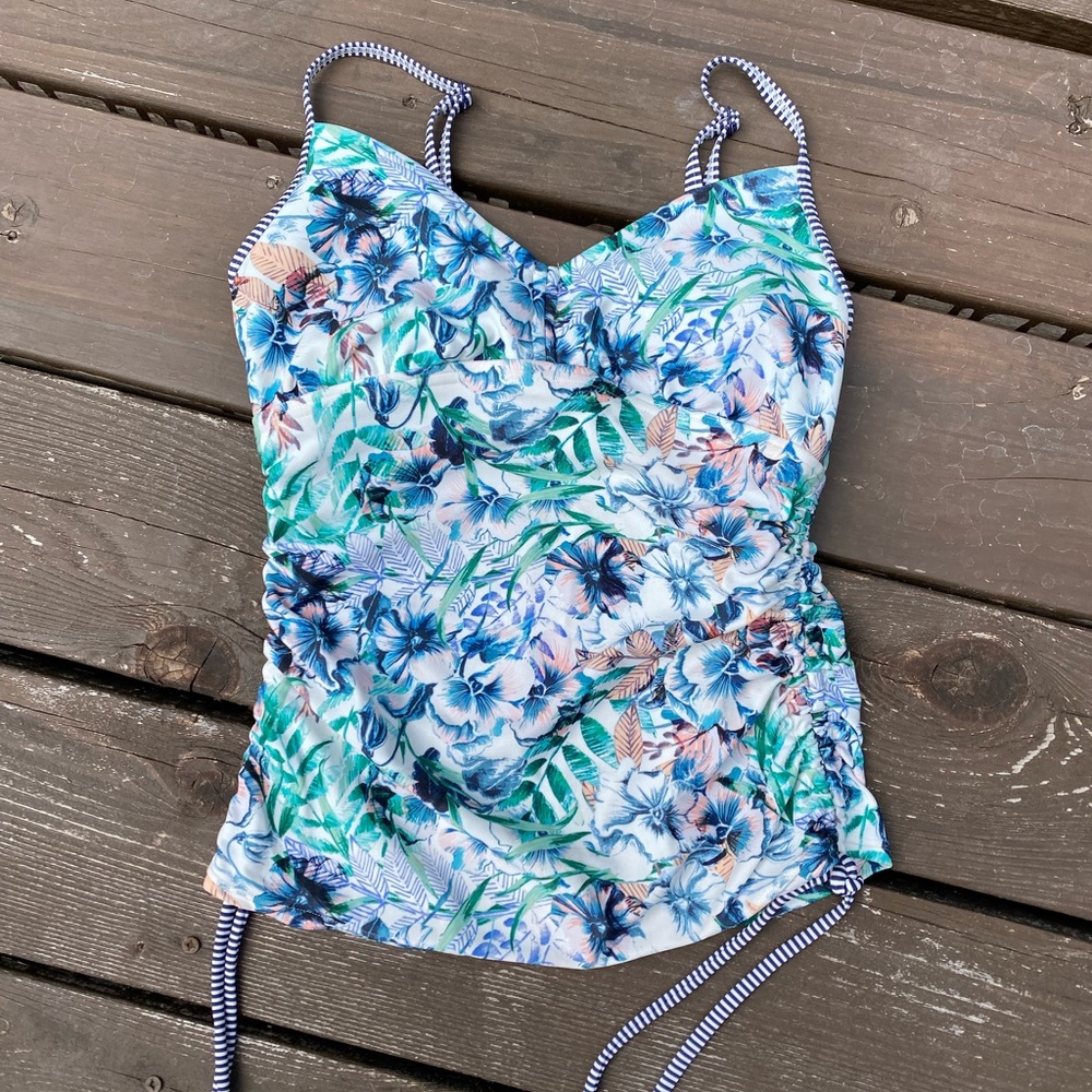 Prana Moorea Tankini Top Size XS, floral design boho vibes.